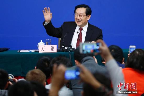 万钢“点赞”屠呦呦：感受到中国科学家的高风亮节