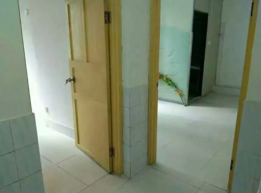 龙岩七中斜对面套房出租