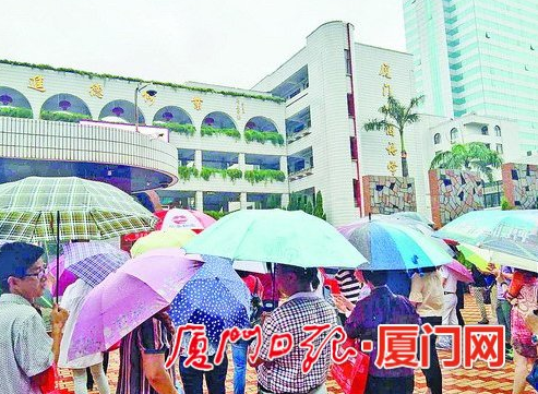 厦外初中小语种面试昨开考 不少学生被古诗词难倒