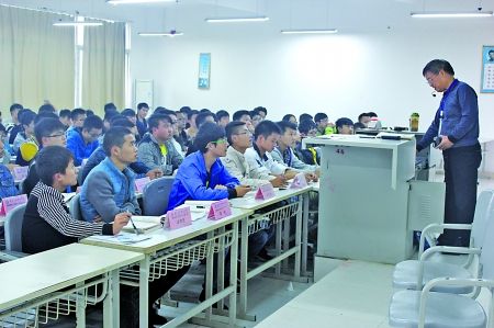 重庆一高校要求学生睡前打卡引吐槽