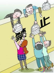 高校禁外卖 商家爬墙送