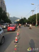 龙岩市莲东小学组织家长义工义务疏导交通