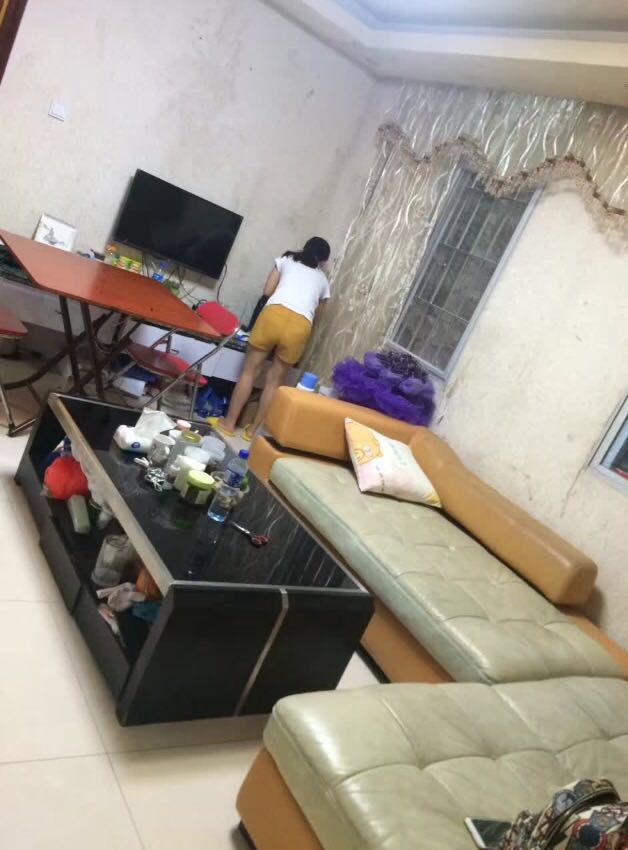 求合租女生一枚