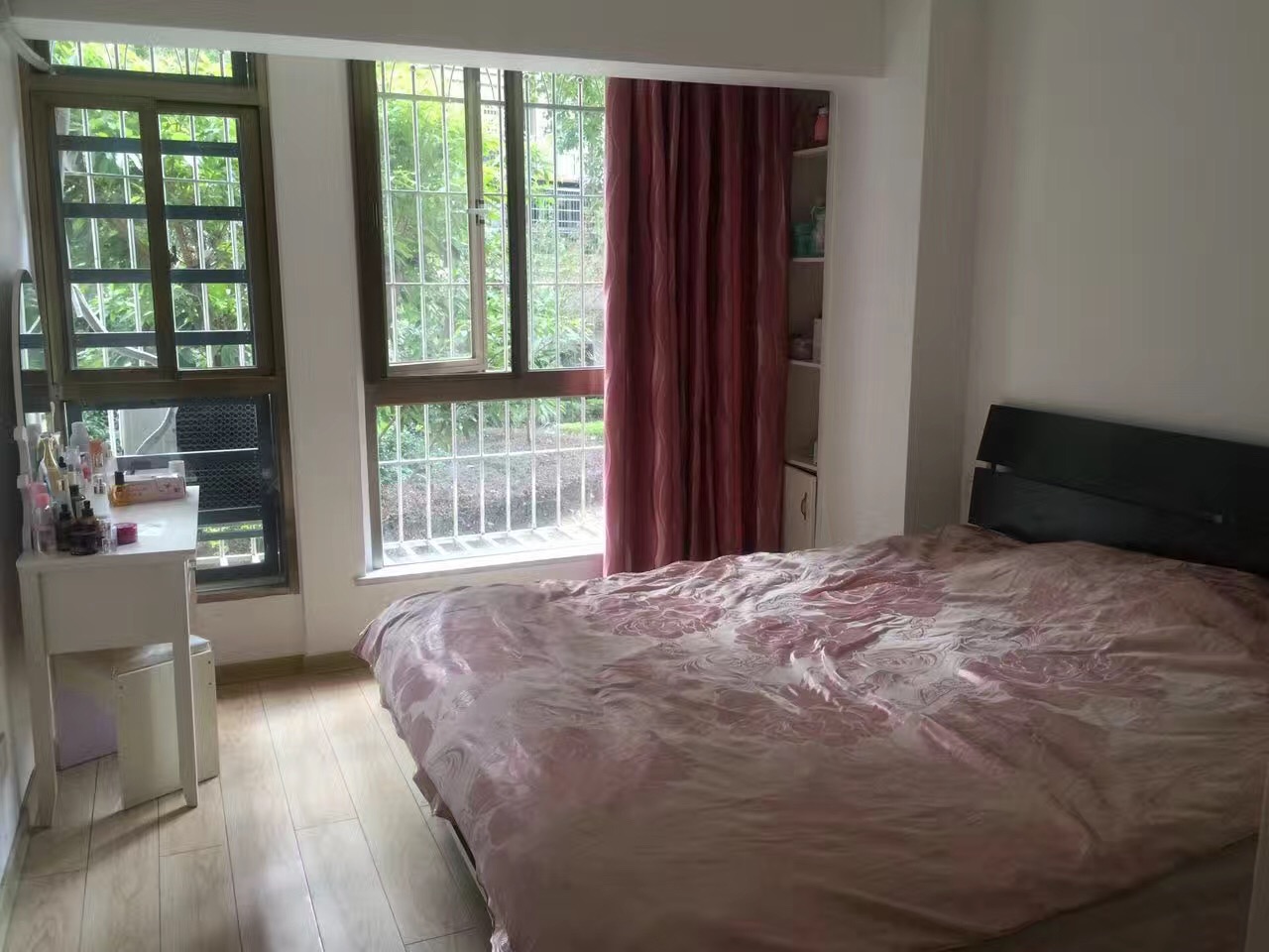 上品至尊（5号楼207室）两房出租