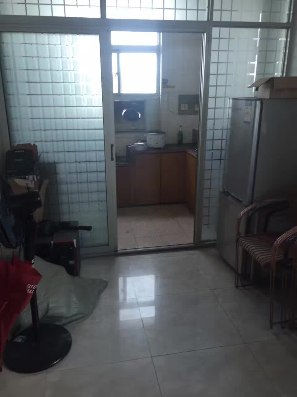 出售万安水电公司房屋一套