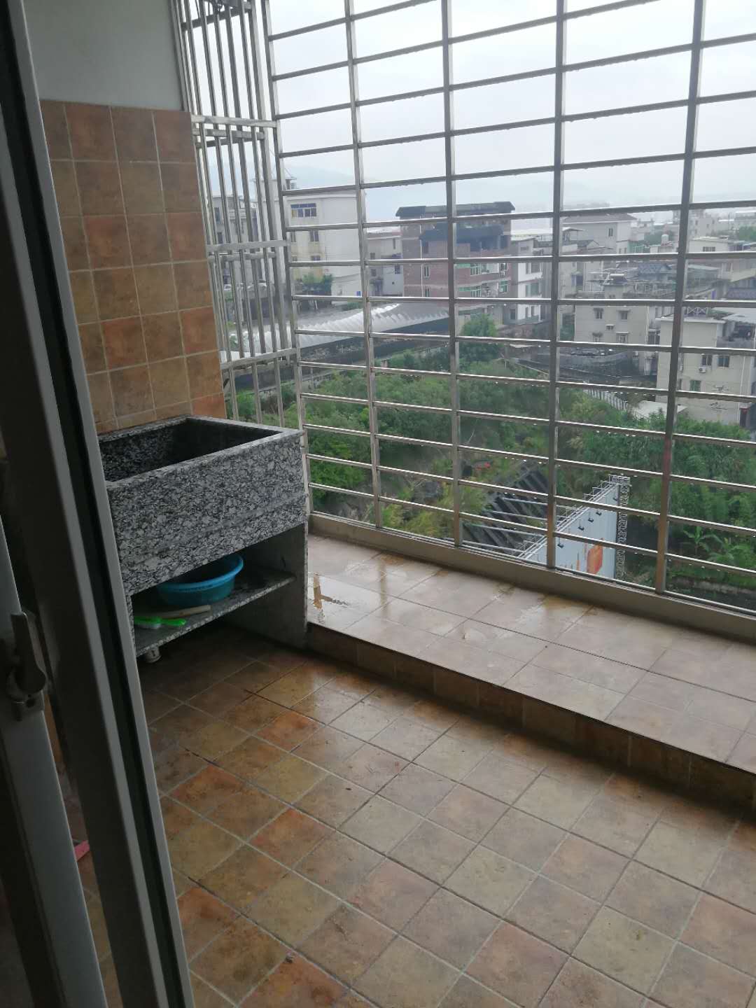 龙岩二中斜对面汇隆小区