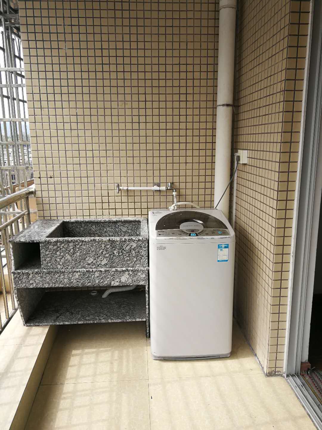 莲东小学对面新惠小区