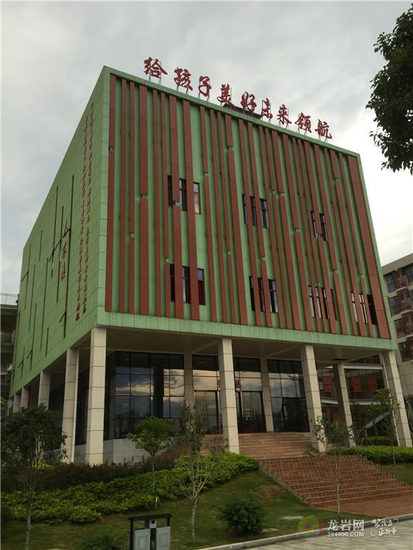 北大附属学校艺术楼.JPG